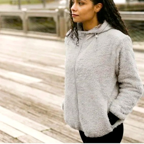 ZYIA Jackets & Blazers - ZYIA women’s Active Storm Sherpa Block Zipper Hooded Jacket Women's Size Medium